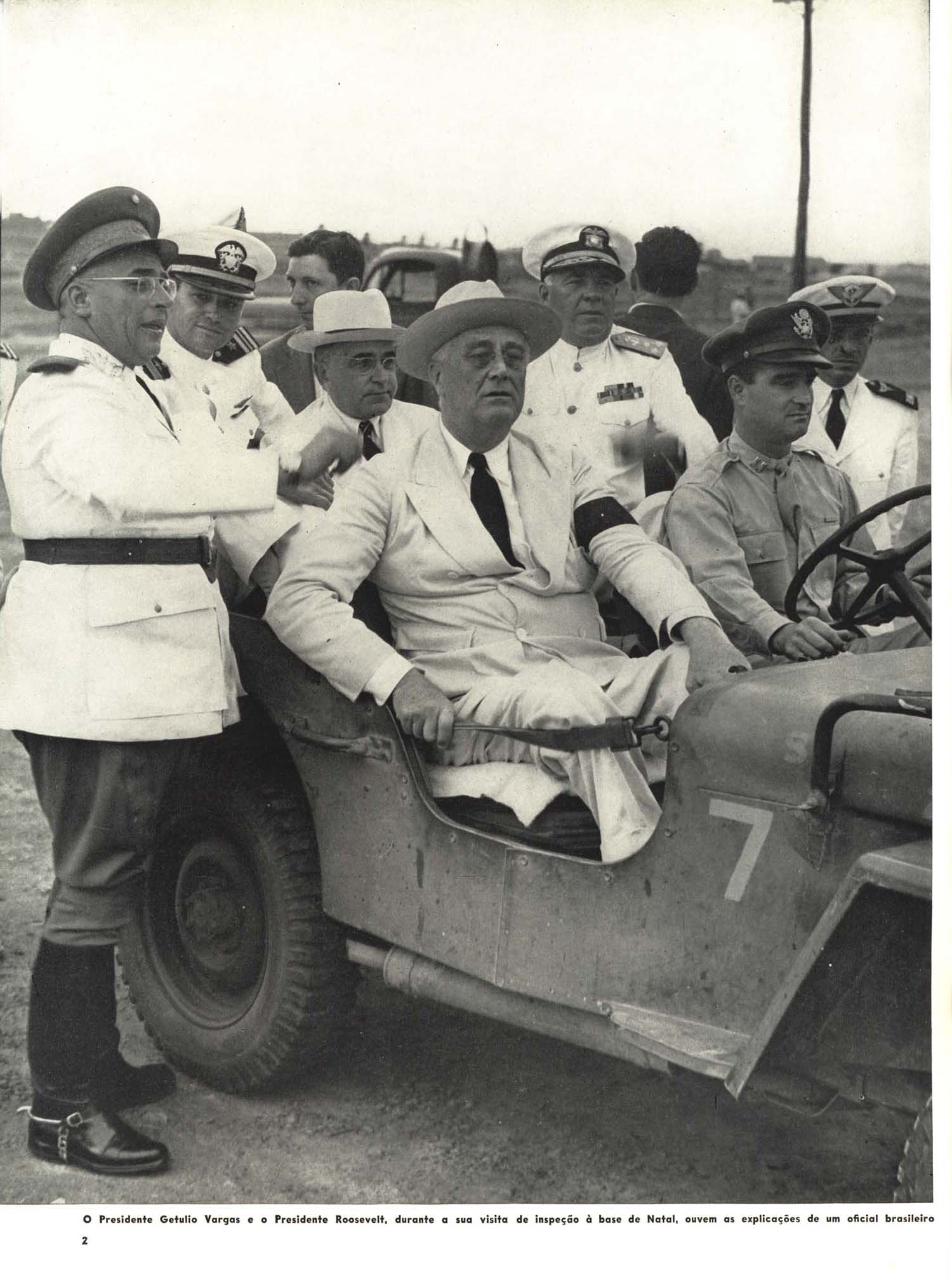 [GETÚLIO Vargas com Roosevelt]. [s.l]. Em Guarda, Washington, ano 2, n. 5, p. 2, [194-?].